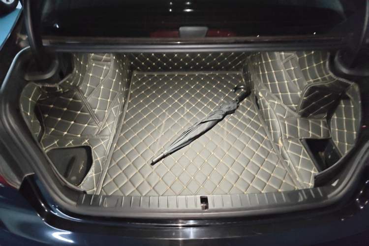 Used BMW 7 Series 2016 730Li Leading Model Trunk