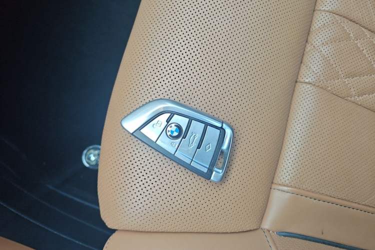 Used BMW 7 Series 2016 740Li Luxury Edition Vehicle Key