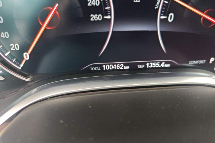 Used BMW 7 Series 2016 730Li Leading Model Odometer Close Up