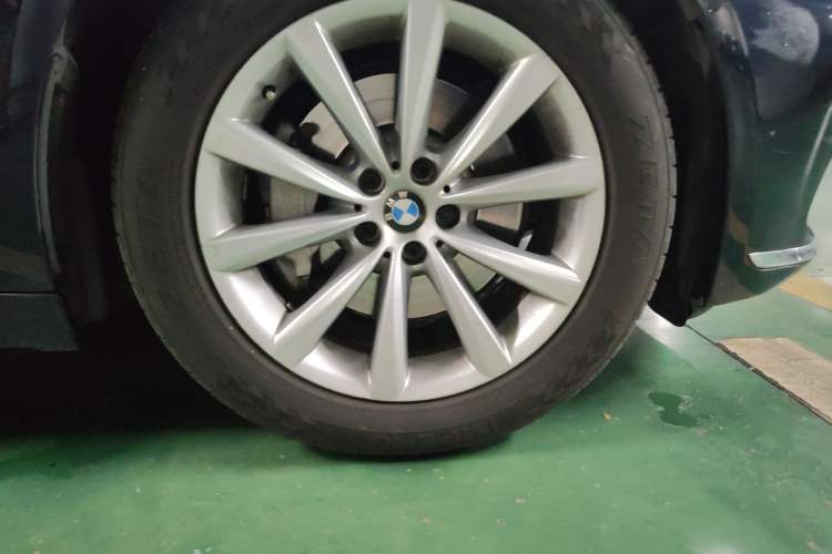 Used BMW 7 Series 2016 730Li Leading Model Right Front Wheel Hub