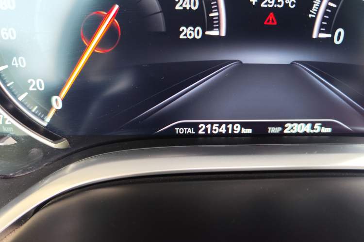 Used BMW 7 Series 2016 730Li Leading Model Odometer Close Up