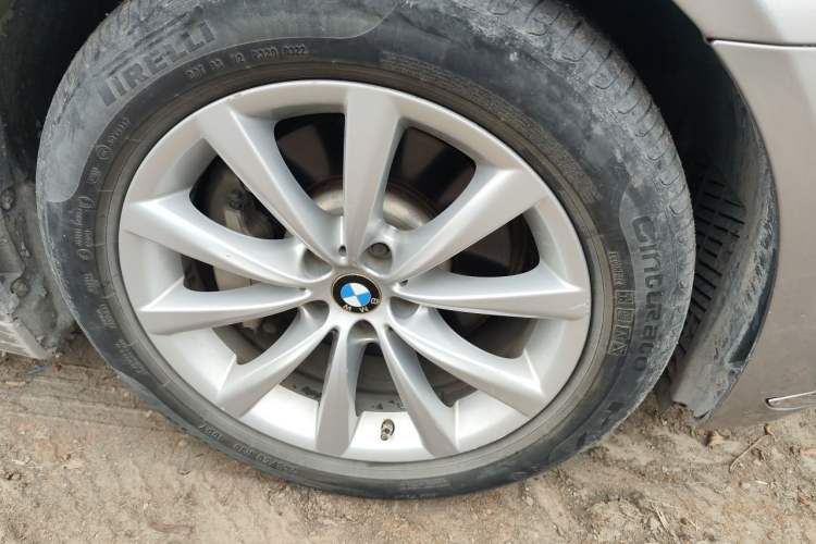 Used BMW 7 Series 2016 730Li Leading Model Right Front Wheel Hub