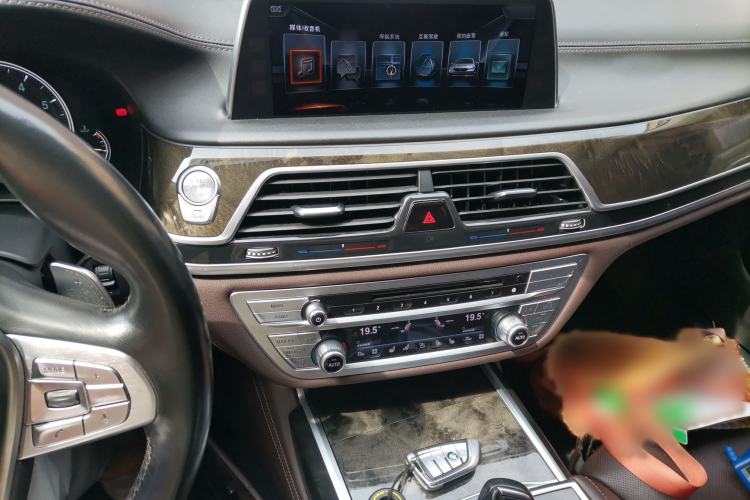 Used BMW 7 Series 2016 740Li Luxury Edition Audio And AC Panel
