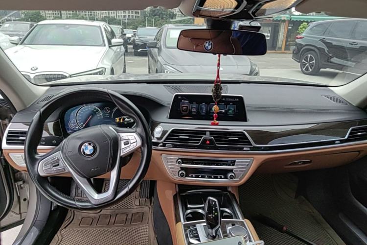 Used BMW 7 Series 2016 730Li Leading Model Center Console