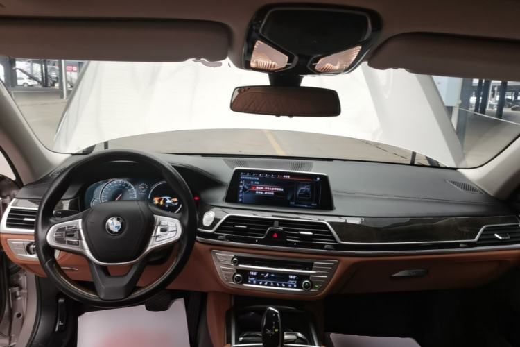 Used BMW 7 Series 2016 730Li Luxury Model Center Console