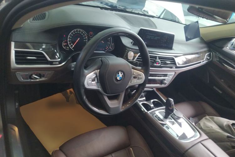Used BMW 7 Series 2016 730Li Luxury Model Center Console