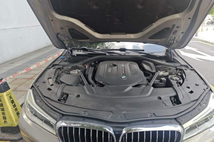 Used BMW 7 Series 2016 740Li Luxury Edition Engine Bay Right