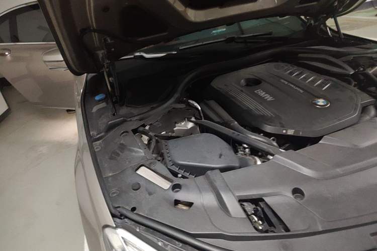 Used BMW 7 Series 2016 740Li Luxury Edition Engine Bay Right