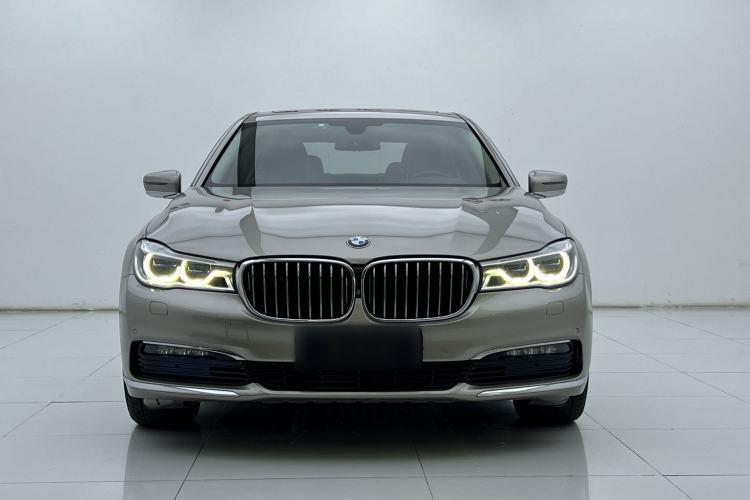 Used BMW 7 Series 2016 730Li Luxury Model Exterior 1
