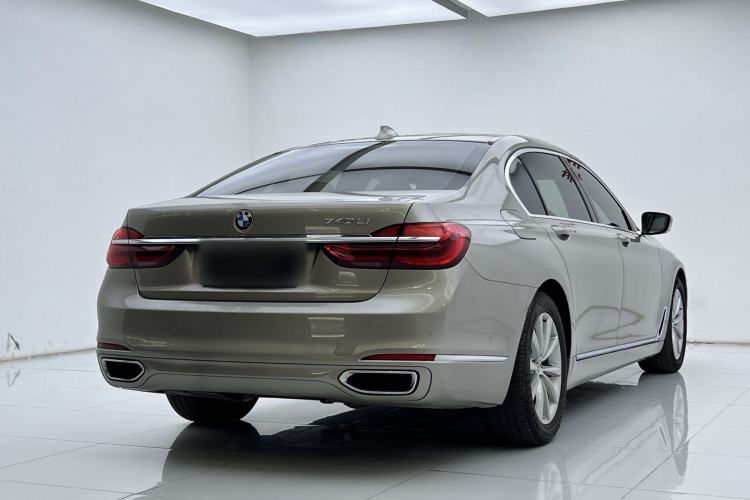 Used BMW 7 Series 2016 730Li Luxury Model Exterior 3
