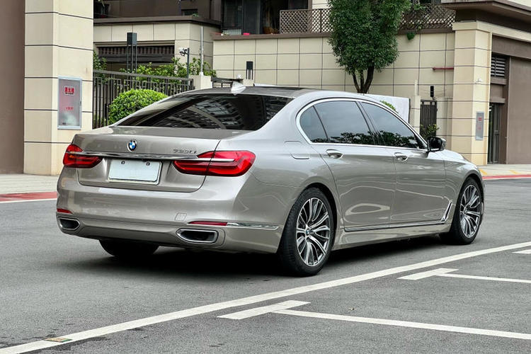 Used BMW 7 Series 2016 730Li Luxury Model Exterior 5