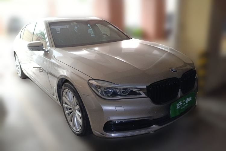 Used BMW 7 Series 2016 740Li Luxury Edition Front Right 45 Deg