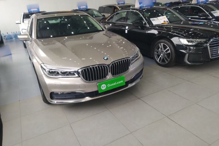 Used BMW 7 Series 2016 730Li Luxury Model Front Right 45 Deg