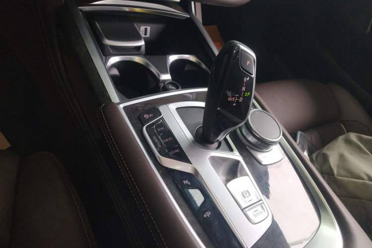 Used BMW 7 Series 2016 730Li Luxury Model Gear Lever