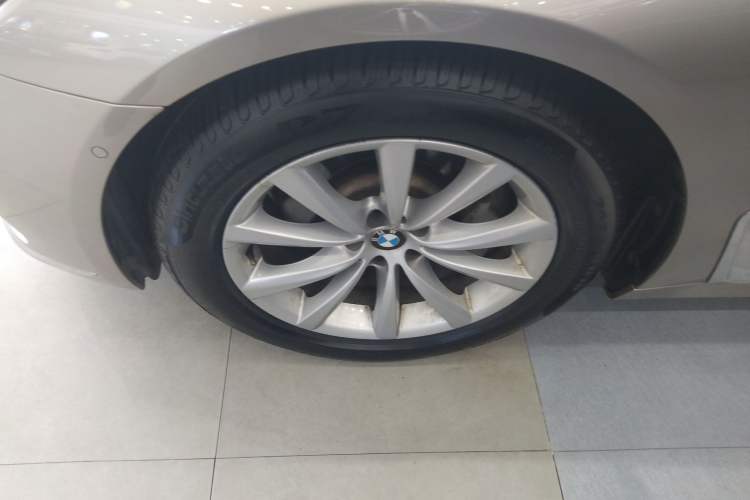 Used BMW 7 Series 2016 730Li Luxury Model Left Front Wheel Hub