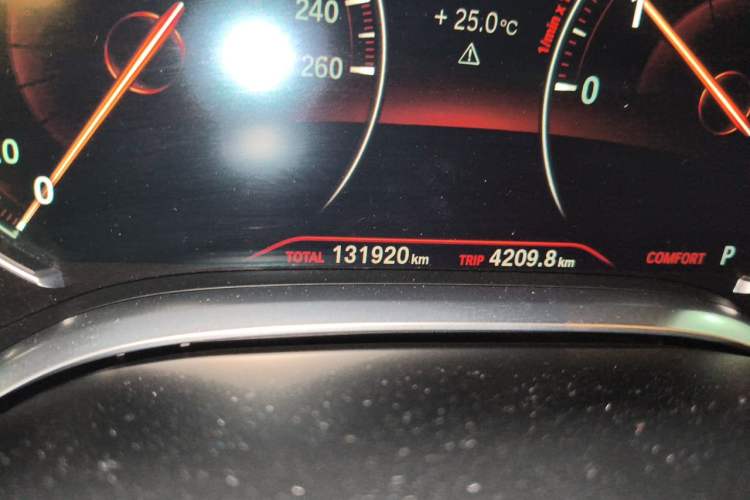 Used BMW 7 Series 2016 730Li Leading Model Odometer Close Up