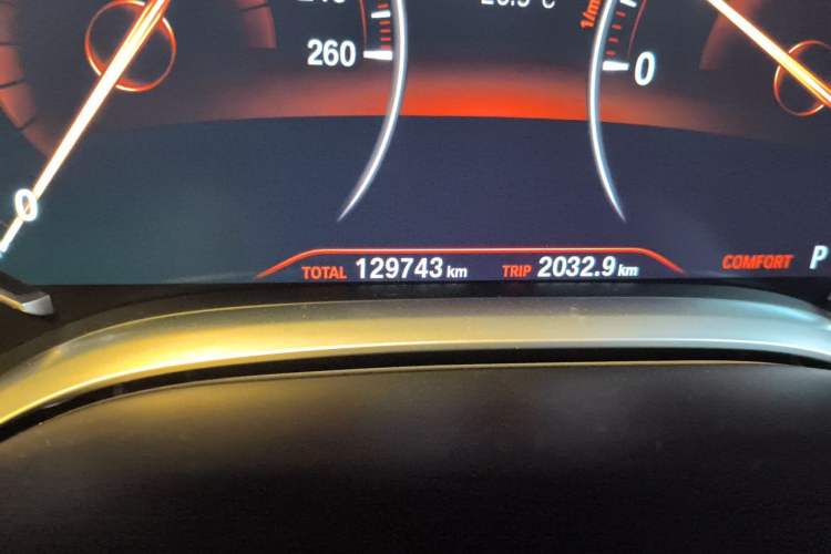 Used BMW 7 Series 2016 730Li Leading Model Odometer Close Up