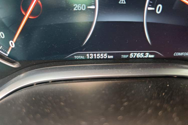 Used BMW 7 Series 2016 730Li Leading Model Odometer Close Up