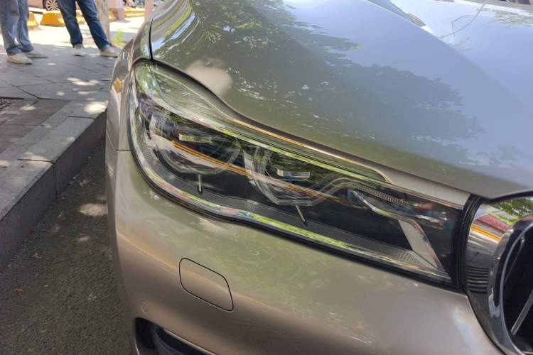Used BMW 7 Series 2016 730Li Luxury Model Right Front Headlight