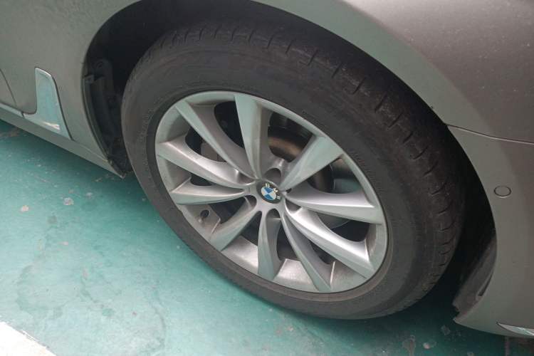 Used BMW 7 Series 2016 730Li Leading Model Right Front Wheel Hub