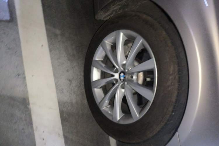 Used BMW 7 Series 2016 730Li Leading Model Right Front Wheel Hub