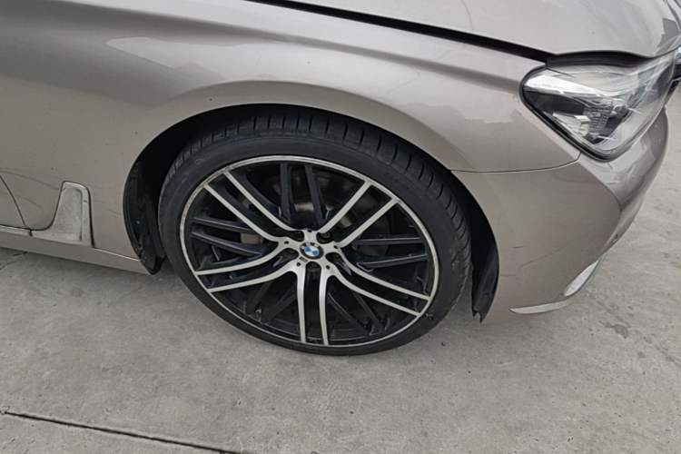 Used BMW 7 Series 2016 730Li Leading Model Right Front Wheel Hub