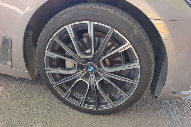 Used BMW 7 Series 2016 730Li Luxury Model Right Front Wheel Hub