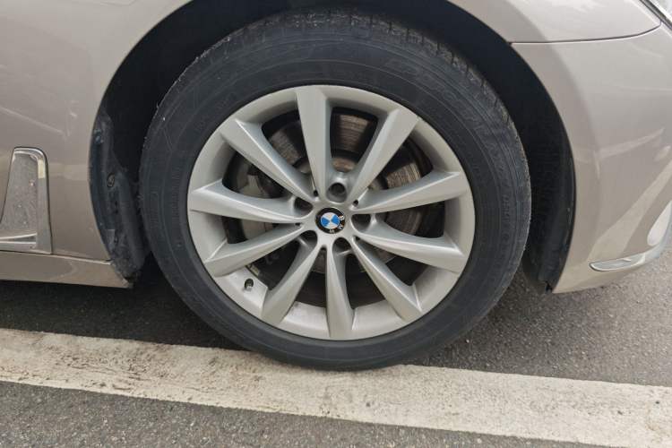 Used BMW 7 Series 2016 730Li Leading Model Right Front Wheel Hub