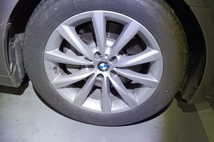 Used BMW 7 Series 2016 730Li Leading Model Right Front Wheel Hub
