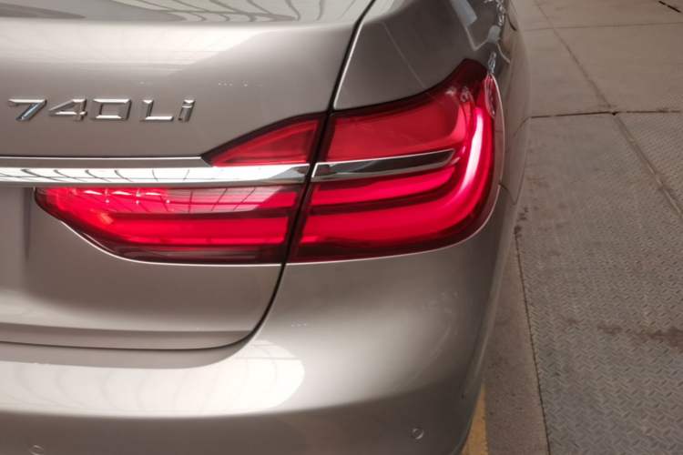 Used BMW 7 Series 2016 730Li Luxury Model Right Rear Taillight