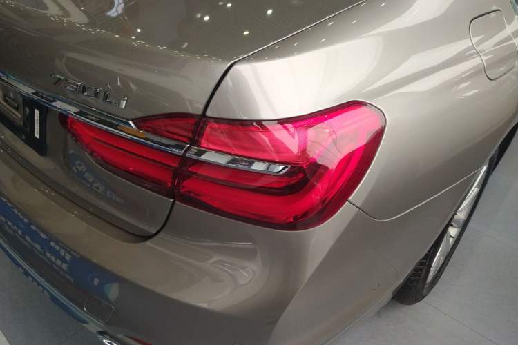 Used BMW 7 Series 2016 730Li Luxury Model Right Rear Taillight