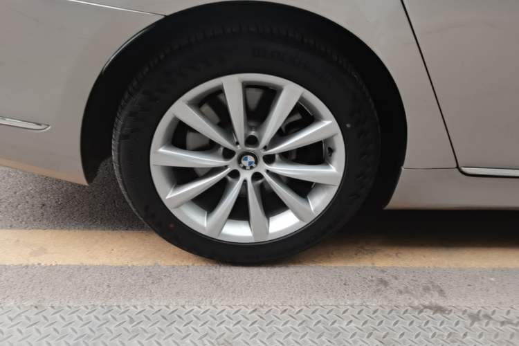Used BMW 7 Series 2016 730Li Luxury Model Right Rear Wheel Hub