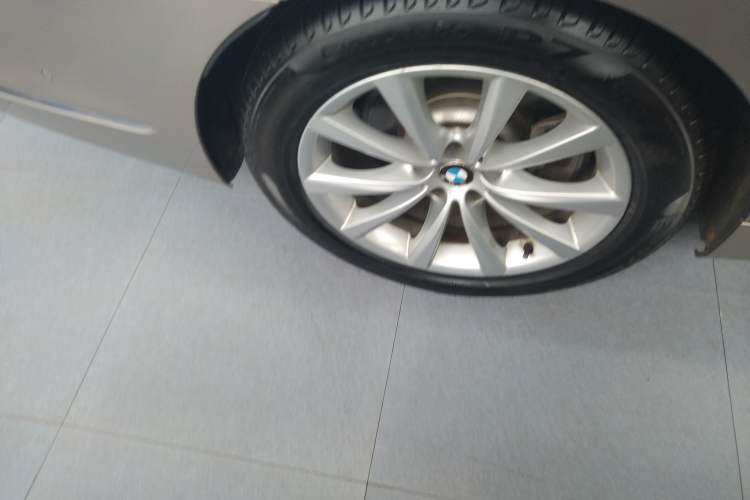 Used BMW 7 Series 2016 730Li Luxury Model Right Rear Wheel Hub