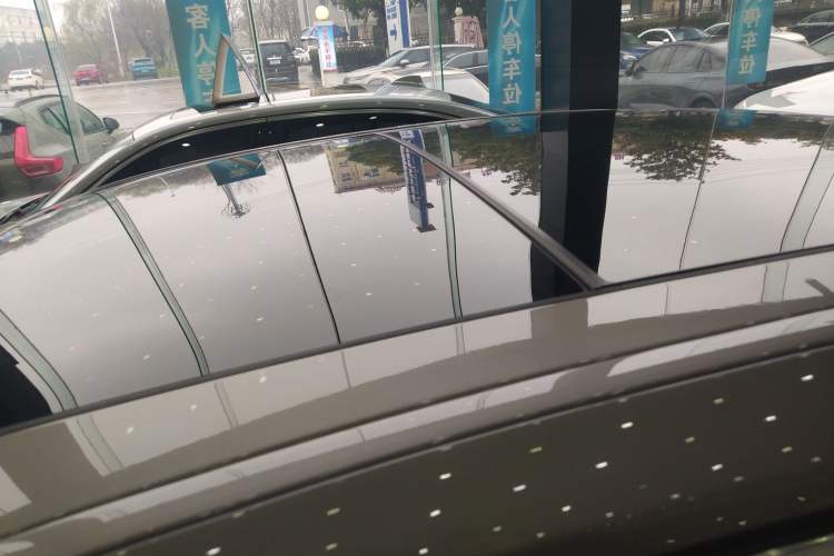 Used BMW 7 Series 2016 730Li Luxury Model Roof