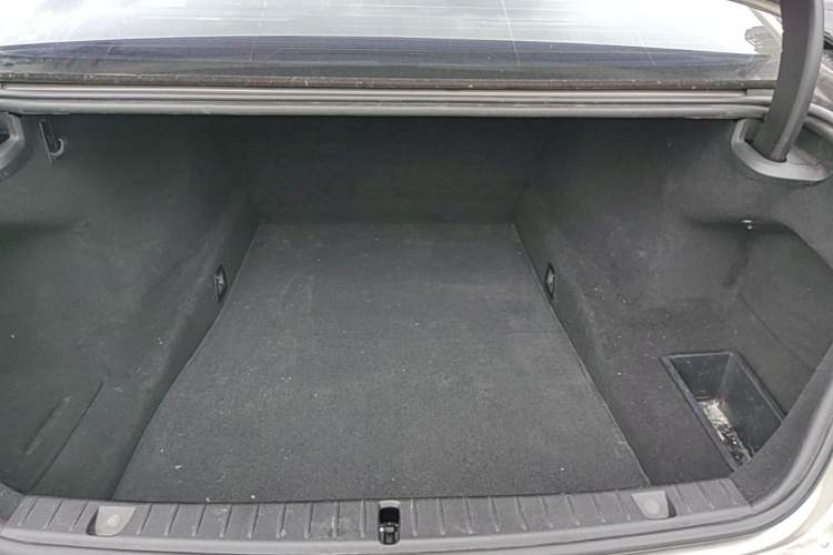 Used BMW 7 Series 2016 730Li Leading Model Trunk