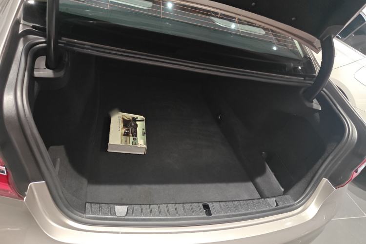 Used BMW 7 Series 2016 730Li Leading Model Trunk