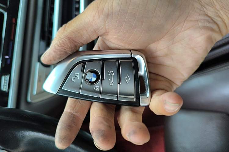 Used BMW 7 Series 2016 740Li Luxury Edition Vehicle Key