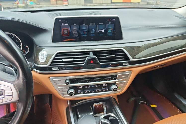 Used BMW 7 Series 2016 740Li Luxury Edition Audio And AC Panel