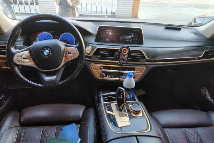 Used BMW 7 Series 2016 730Li Luxury Model Center Console