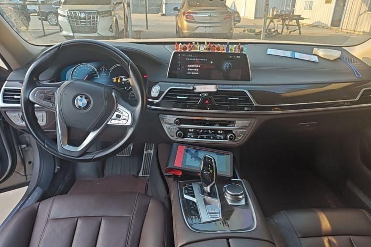 Used BMW 7 Series 2016 730Li Leading Model Center Console