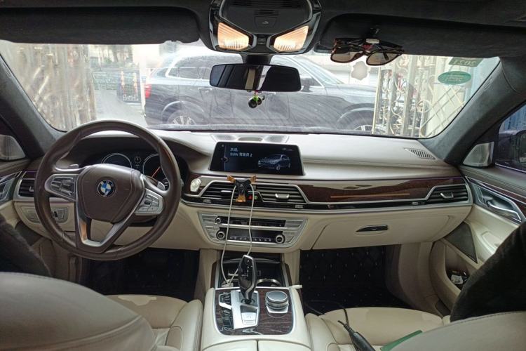 Used BMW 7 Series 2016 750Li xDrive Four-Seat Version Center Console