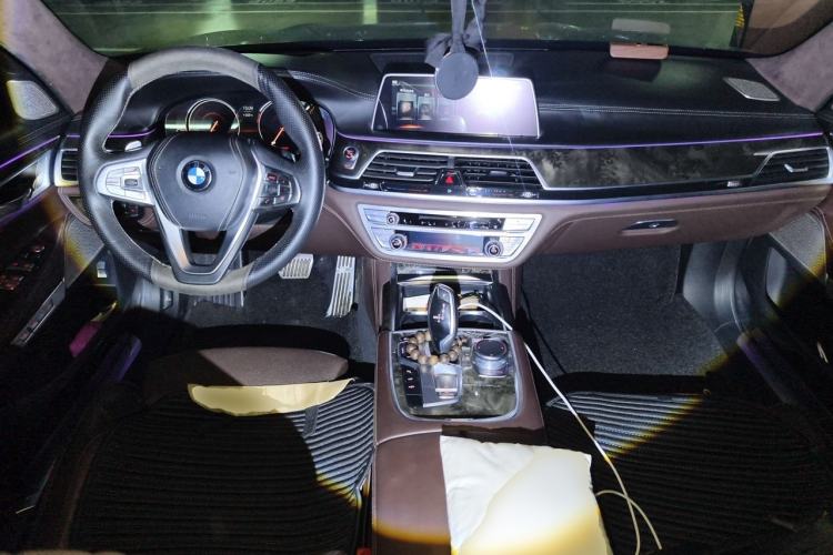 Used BMW 7 Series 2016 730Li Luxury Model Center Console