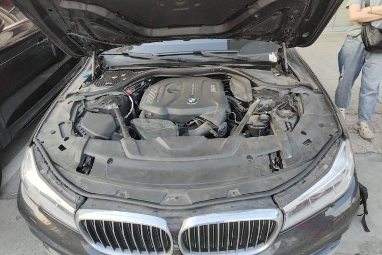 Used BMW 7 Series 2016 730Li Luxury Model Engine Bay