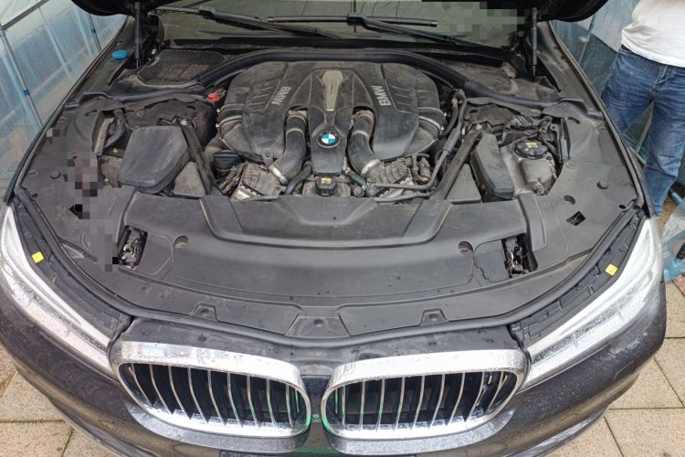 Used BMW 7 Series 2016 750Li xDrive Four-Seat Version Engine Bay