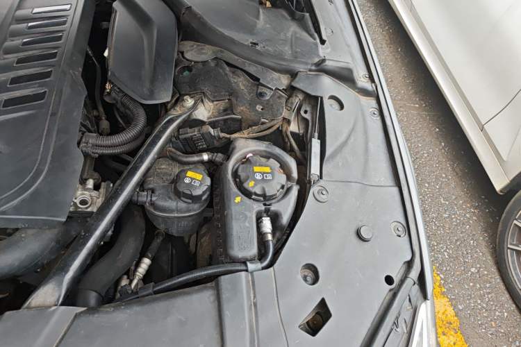 Used BMW 7 Series 2016 740Li Luxury Edition Engine Bay Left