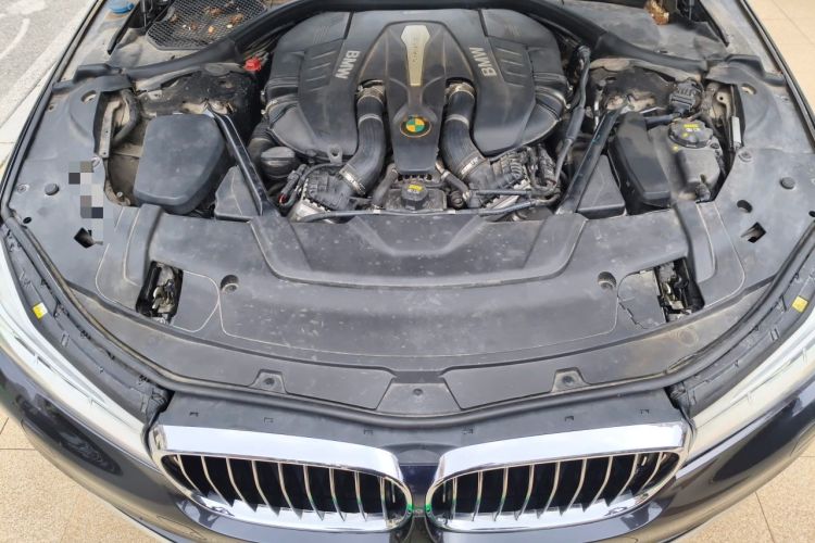 Used BMW 7 Series 2016 750Li xDrive Four-Seat Version Engine Bay
