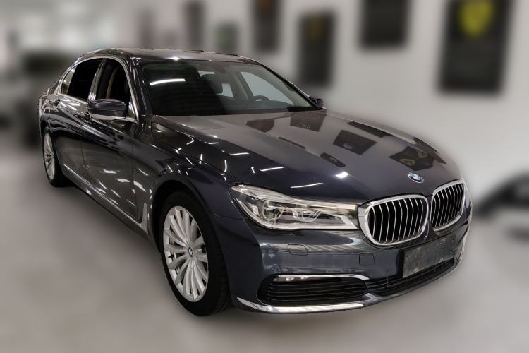 Used BMW 7 Series 2016 740Li Luxury Edition Front Right 45 Deg