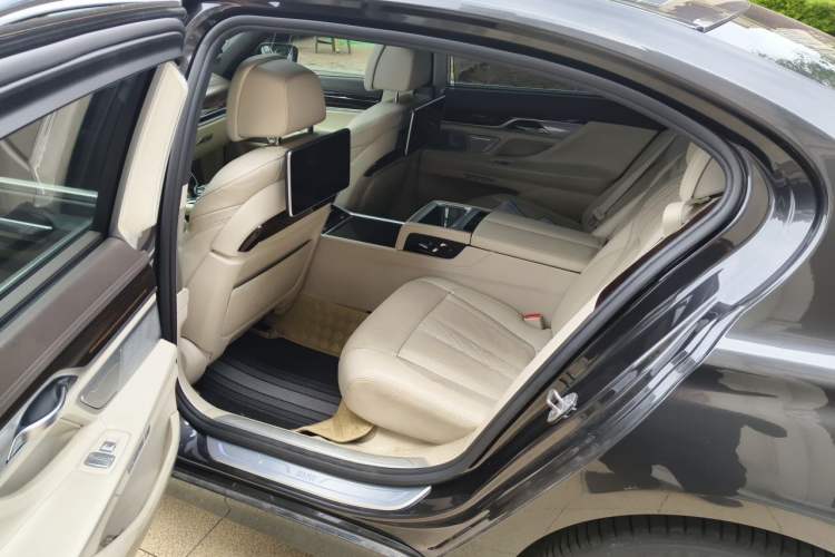 Used BMW 7 Series 2016 750Li xDrive Four-Seat Version Left Rear Seat