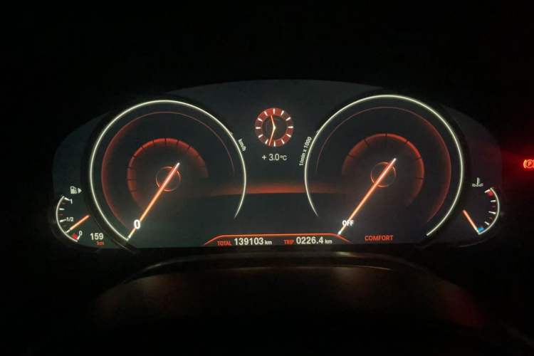 Used BMW 7 Series 2016 730Li Leading Model Odometer Close Up