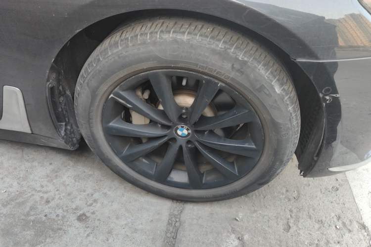 Used BMW 7 Series 2016 730Li Luxury Model Right Front Wheel Hub